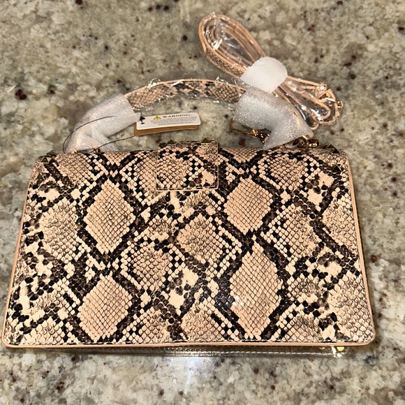 Beige Snake Stud - Picture 3 of 9